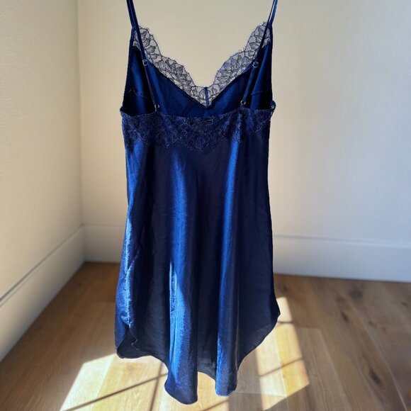 🔥Victoria’s Secret Silk Slip Dress Navy Blue S Adjustable High-Low Hem - Trendy - Picture 6 of 8